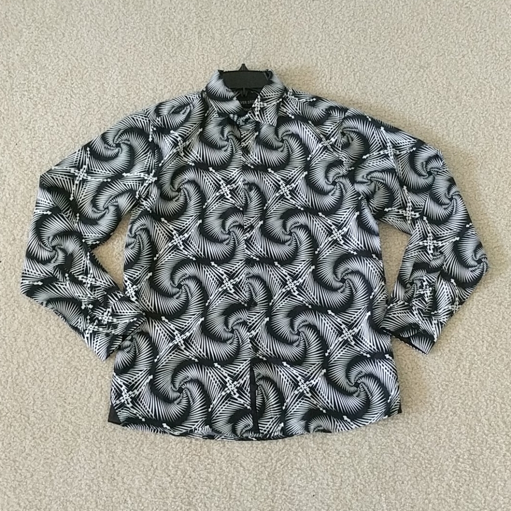 NWT L Spiral Printed Long sleeve shirt